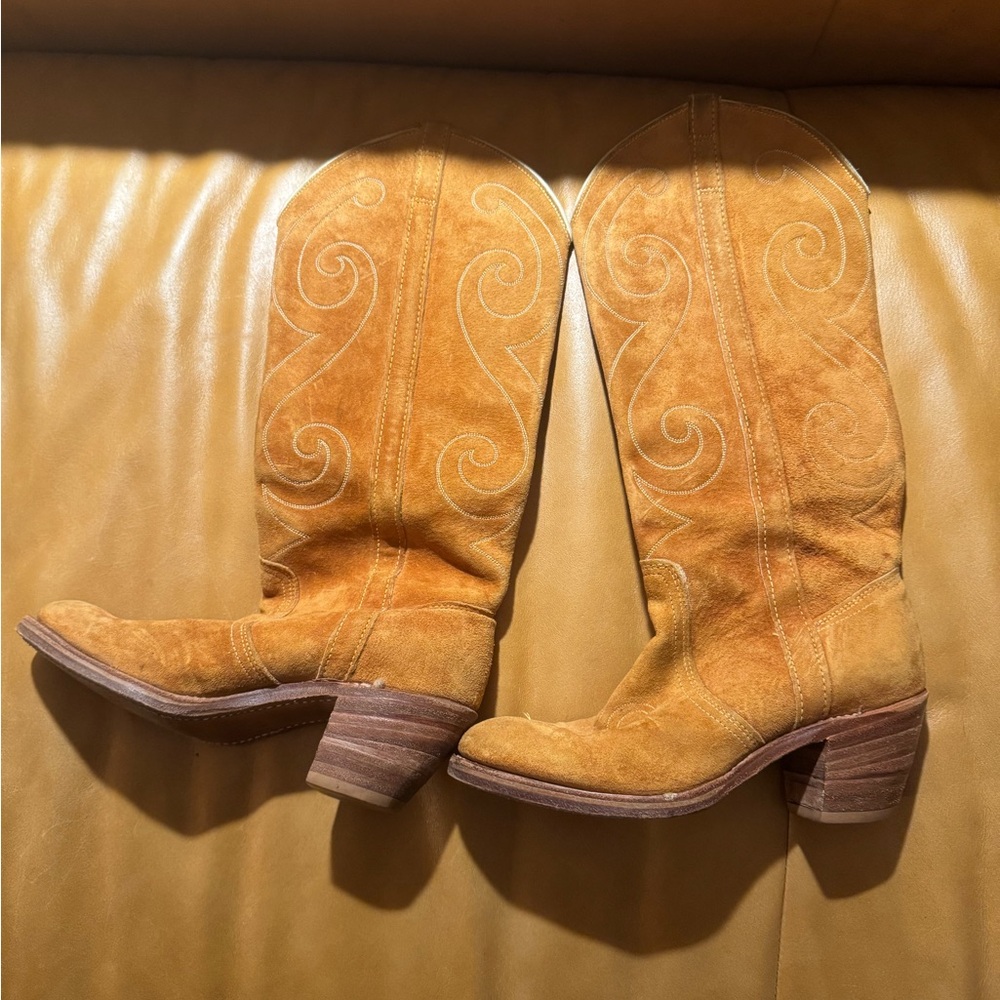 Suede Western Boots - Tan